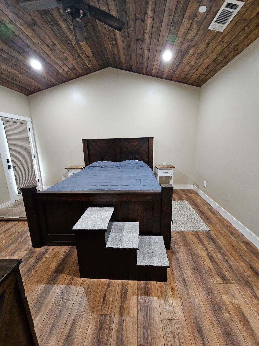 Cape Coral Wooden Bed Frame | Sturdy Platform Bed | Rustic & Stylish Handmade Furniture - Image 3